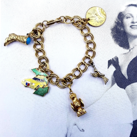 Vintage Jewelry - Vintage 12k Gold Filled Charm Bracelet